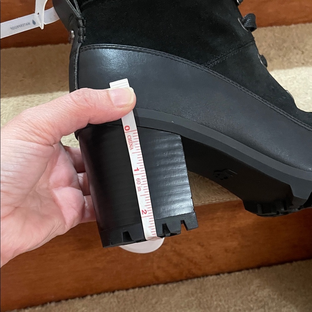 NWT UGG Black Heeled Redwood Chelsea Waterproof Slip Resistant Boots SZ Women9.5 - Picture 13 of 13